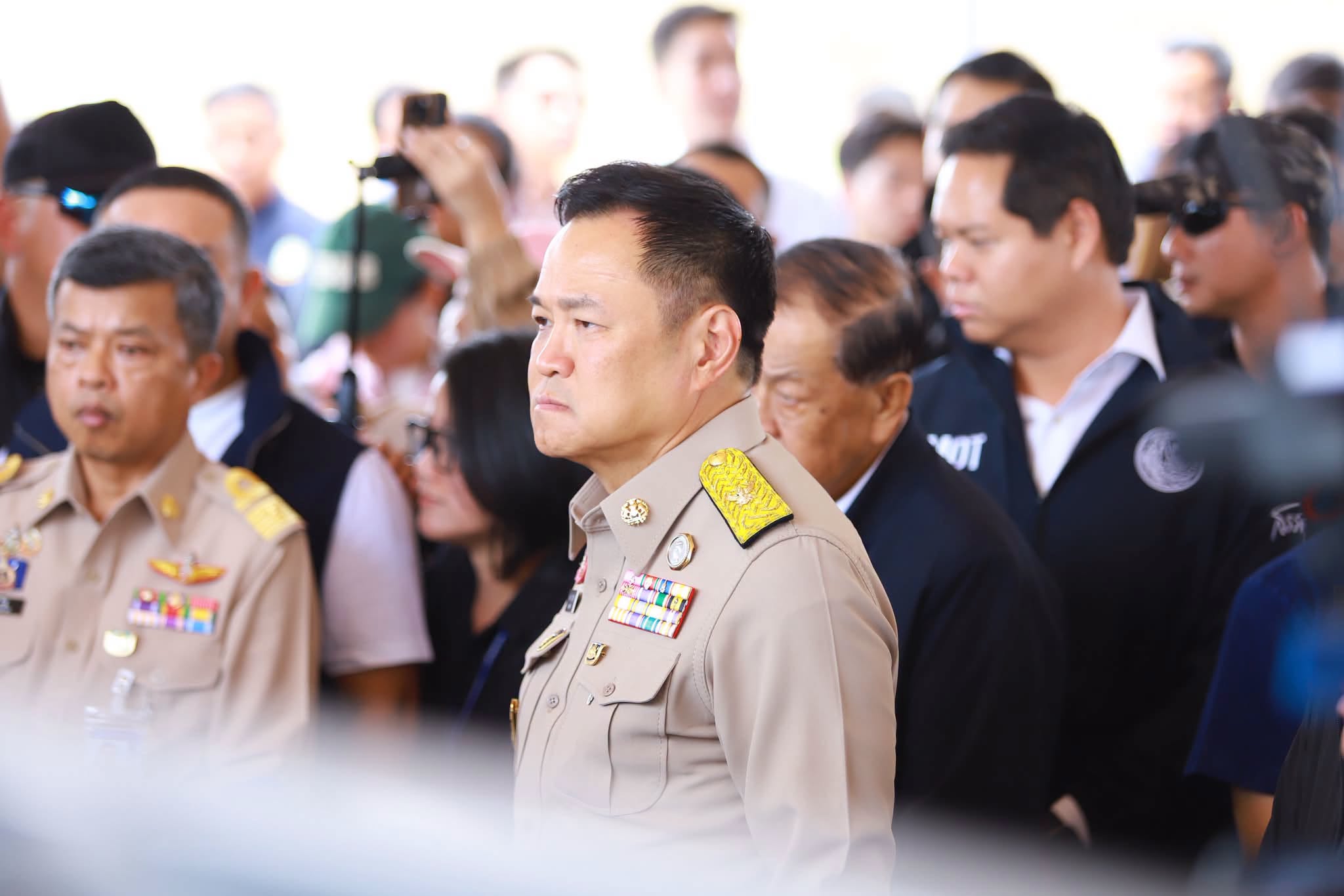 title - เลขาธิการ ส.ป.ก. พร้อมคณะ ร่วมลงพื้นที่กับคณะนายกรัฐมนตรี ติดตามการบริหารจัดการน้ำ เพิ่มศักยภาพระบายน้ำ ลดเสี่ยงน้ำท่วมหาดใหญ่ 